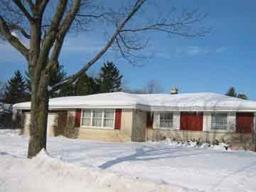 1006 Wisteria Ln., Waukesha, WI 53189