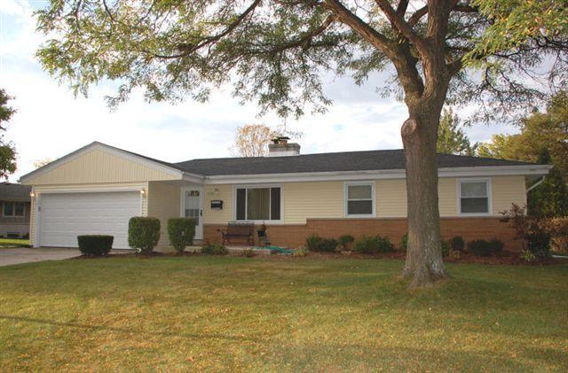5139 Lakeside Dr., Greendale, WI 53129