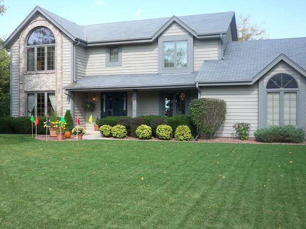 W276N2626 Lily Ct., Pewaukee, WI 53072