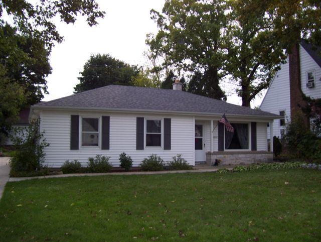 10833 W Denis, Hales Corners, WI 53130