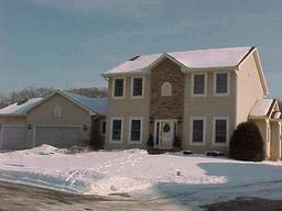 2119 Maplewood Dr., Onalaska, WI 54650