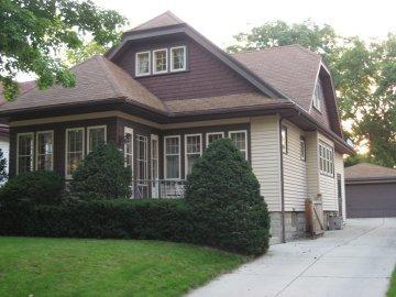 2524 N 65th St, Wauwatosa, WI 53213