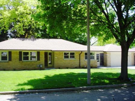 10125 W Sunset Ave., Wauwatosa, WI 53222