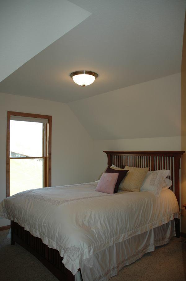 2146 Deer Path, Waukesha, WI 53189