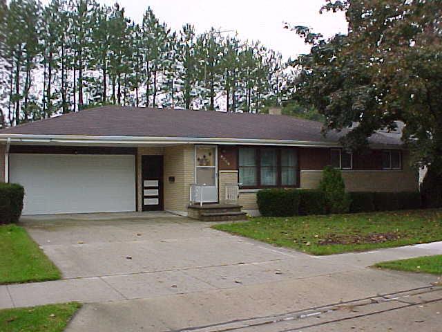 2907 42nd St., Two Rivers, WI 54241