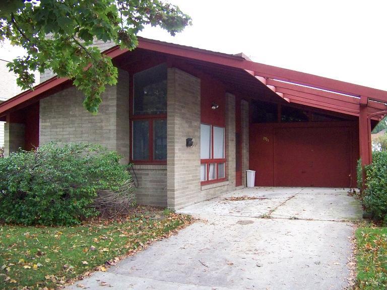 2711 Geneva St, Racine, WI 53402