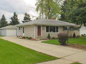 6145 S Middleton Ct, Greendale, WI 53129