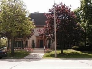12303 W Center St #2D, Wauwatosa, WI 53222
