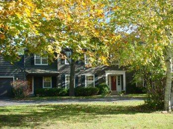 422 W Appletree Ct., Mequon, WI 53092