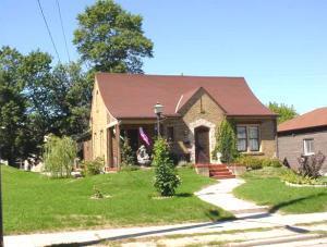 1114 S 8th St., Manitowoc, WI 54220
