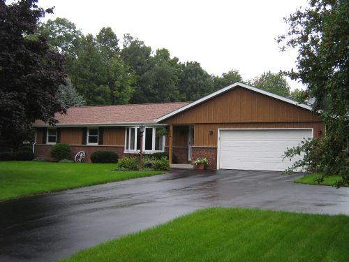 214 Heder Dr., Slinger, WI 53086