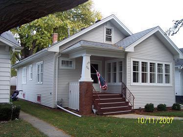 725 Arthur Ave, Racine, WI 53405