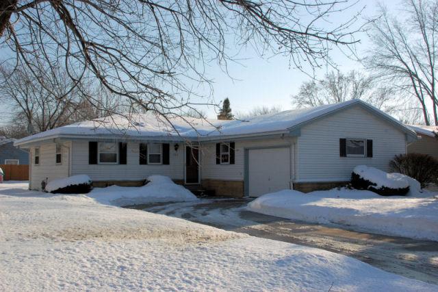 9411 W Grantosa Dr., Wauwatosa, WI 53222