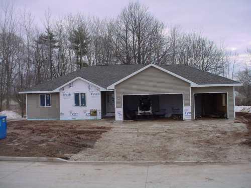 2609 Red Fox Ln., Manitowoc, WI 54220