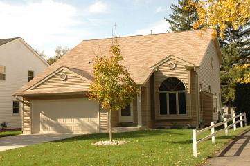 5807 S 42nd St., Greenfield, WI 53221