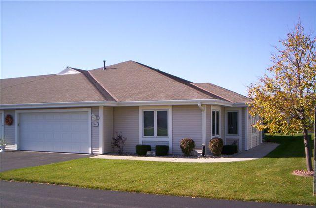 551 Hartford Sq., Hartford, WI 53027