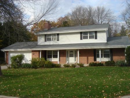 3850 W Honey Creek Cir., Greenfield, WI 53221