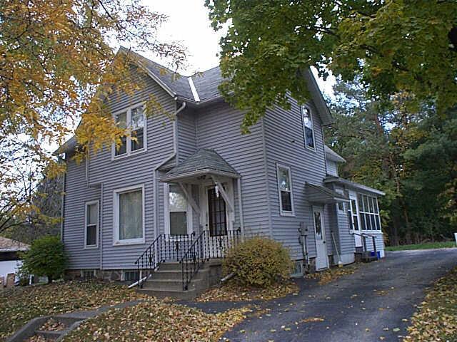 214 Oak St., Oconomowoc, WI 53066