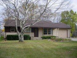 5320 S Nicolet Dr., New Berlin, WI 53151