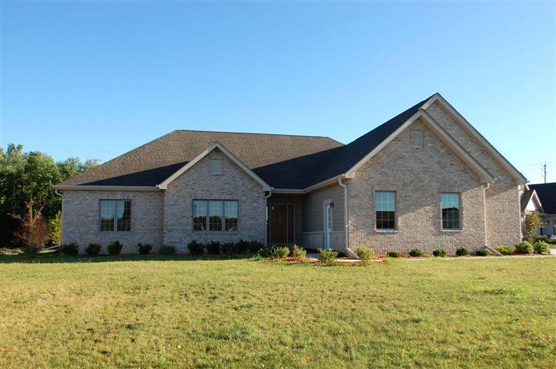 9434 W Prairie Grass Way, Franklin, WI 53132