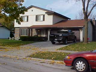 340 E Oakview Ln., Oak Creek, WI 53154