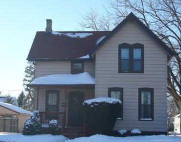 122 S West Ave., Waukesha, WI 53186