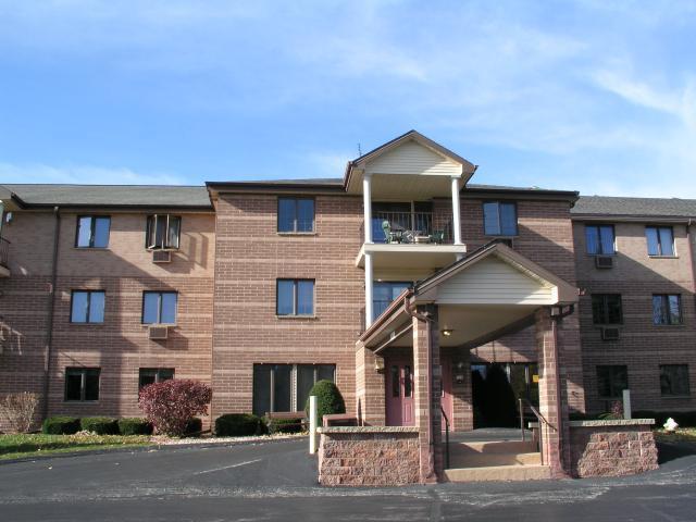 530 N Silverbrook Dr. #110, West Bend, WI 53090