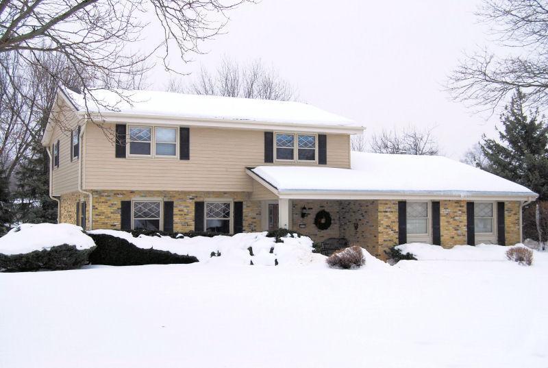 4570 Lincrest Dr., Brookfield, WI 53045