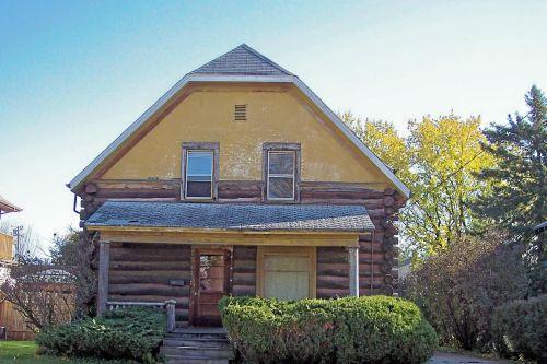 201 N West Ave., Waukesha, WI 53186