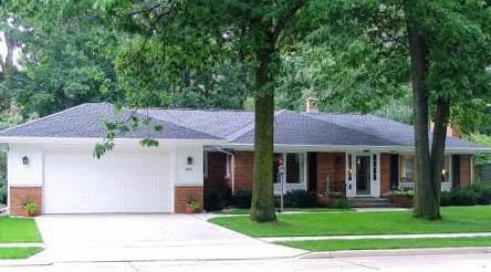 1433 Gunnell Ln., Manitowoc, WI 54220