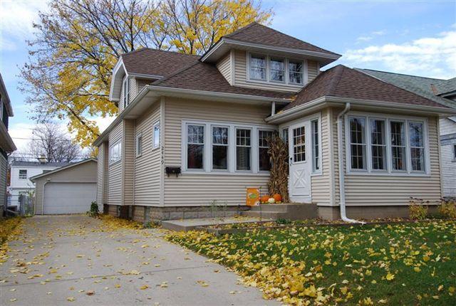 2449 N 68th, Wauwatosa, WI 52313