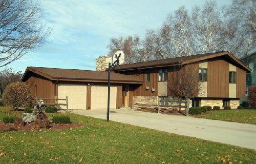 2632 Riverhills Rd., Two Rivers, WI 54241