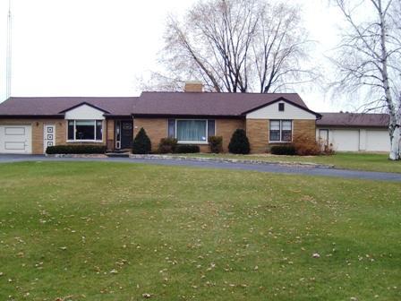 3304 S 15th St., Manitowoc, WI 54220