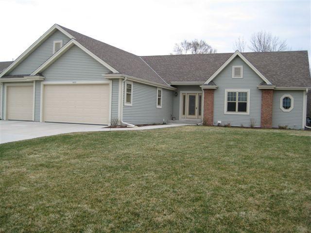 3277 W Yorkshire Cir., Franklin, WI 53132