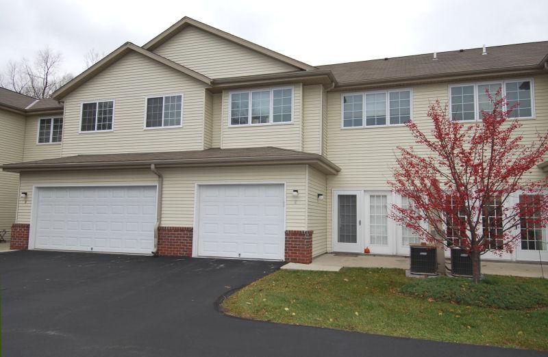 2422 Fox River #C, Waukesha, WI 53189