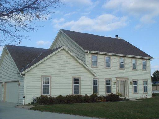 3203 Ridgeline Dr., Waukesha, WI 53188
