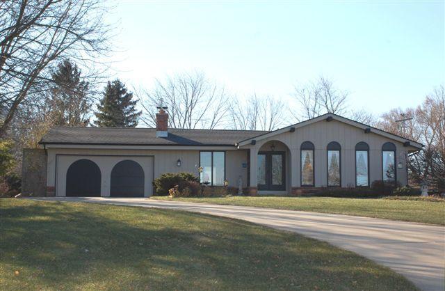 S93W23205 River Oaks Dr., Vernon, WI 53103