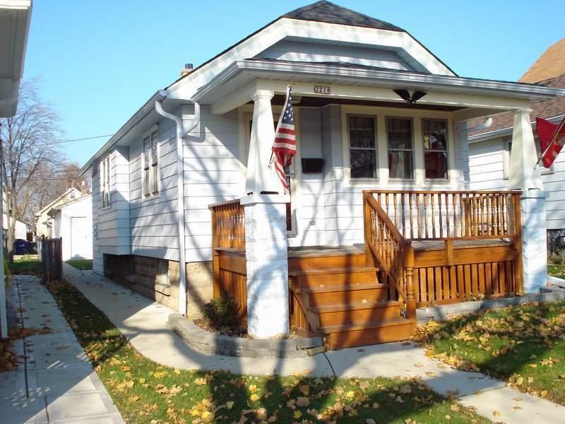 2214 E Vollmer, Milwaukee, WI 53207