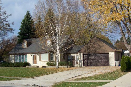 11328 W Godsell Ave., Hales Corners, WI 53130