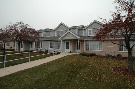 10264 W Whitnall Edge Cir #E, Franklin, WI 53132