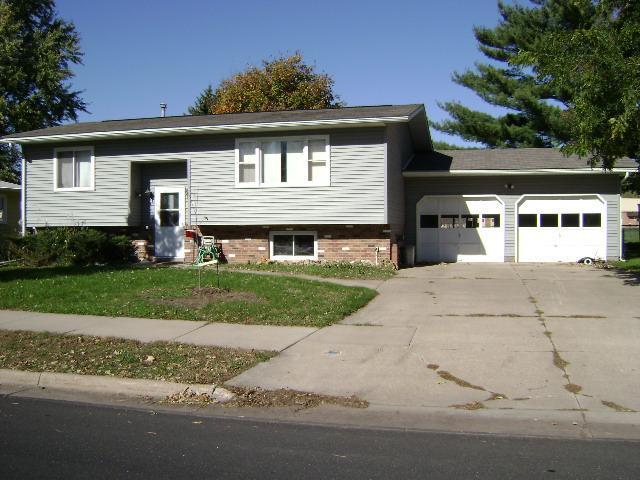 403 Sunset Dr., Holmen, WI 54636