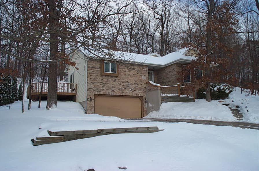 630 Highview Dr, Slinger, WI 53086