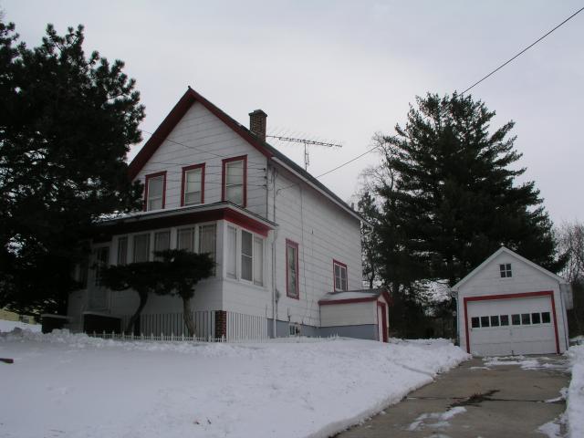 238 5th St., Hartford, WI 53027