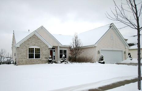 1628 Auburn Ct., Waukesha, WI 53189