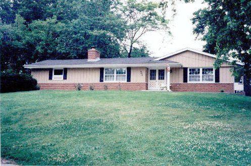 305 Evergreen Ln., Pewaukee, WI 53072