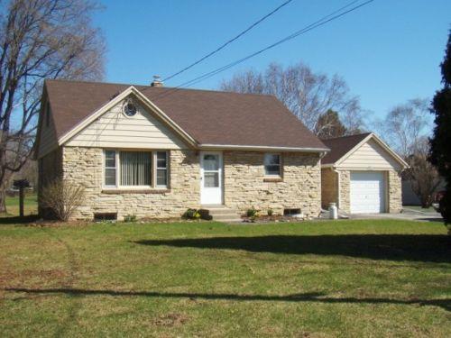 N48W22354 Weyer Rd., Pewaukee, WI 53072