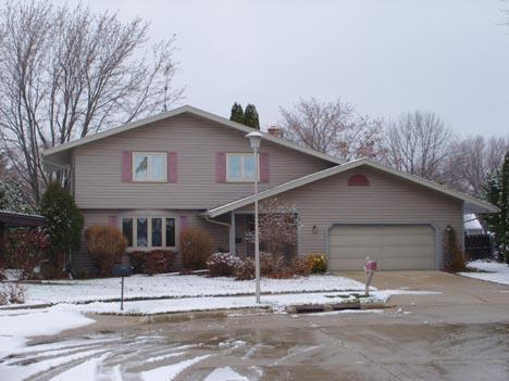 3746 N 12th Pl, Sheboygan, WI 53083