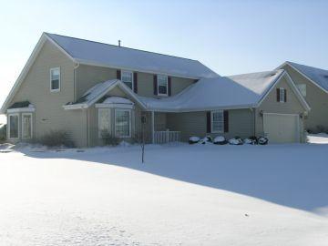 2217 W Heaven View Ln., Oak Creek, WI 53154