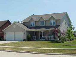 813 Sequoia Ct., Manitowoc, WI 54220