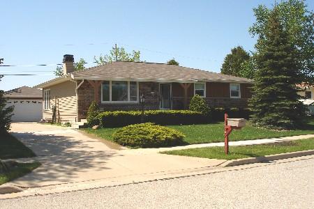 9517 Grayce Dr., Sturtevant, WI 53177